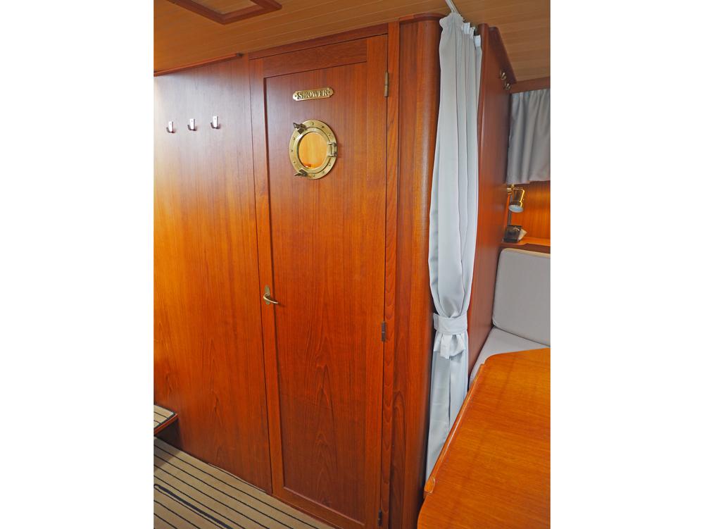 Cabin en avant, H&eacute;bergements